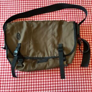 Vintage Timbuk2 messenger bag from circa 2008.